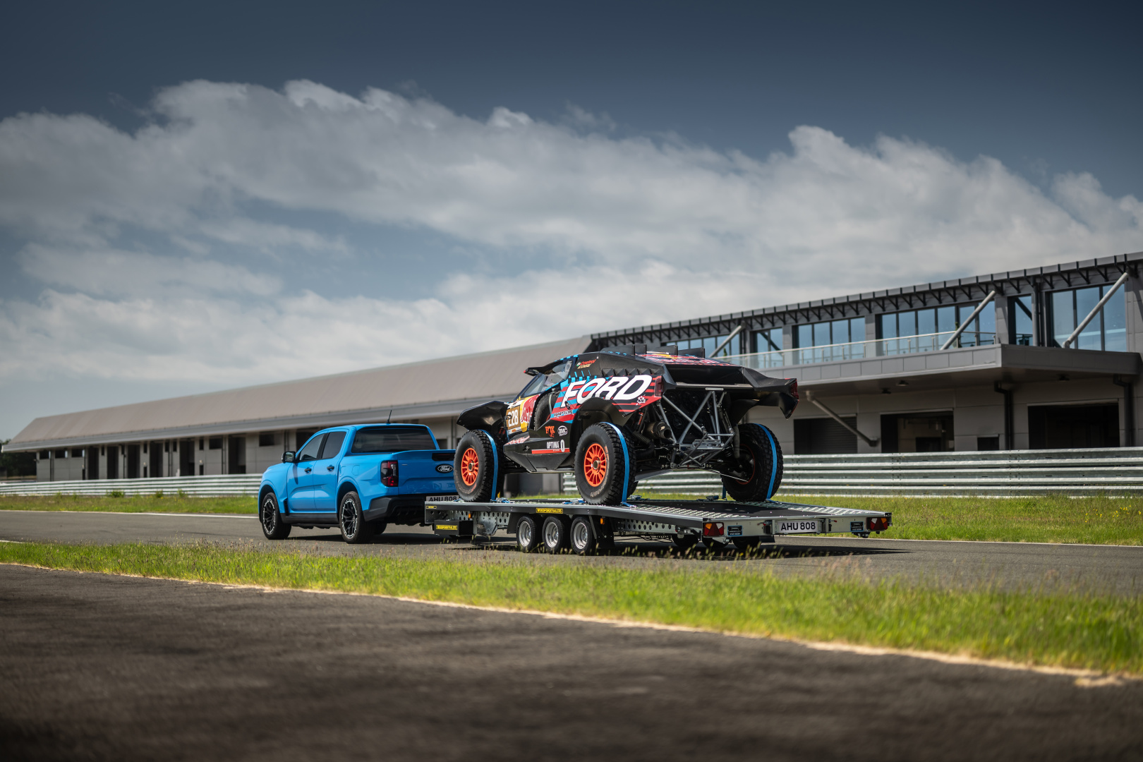 SMALL_Ford_RangerMS-RT PHEV_01